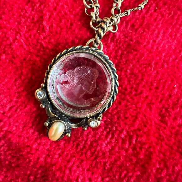 Elegant Gold Pendant Cameo Etched Necklace, Sweet Romance - Picture 2 of 9